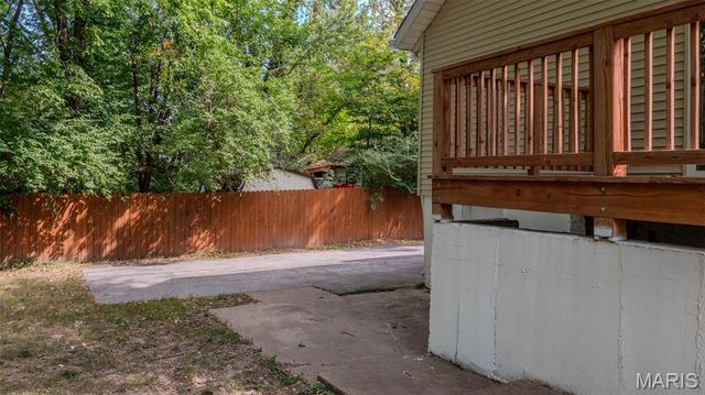 2427 Leslie Avenue, Overland, MO 63114