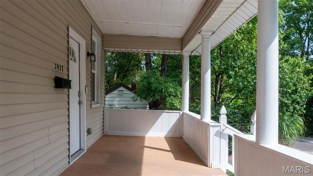 2427 Leslie Avenue, Overland, MO 63114