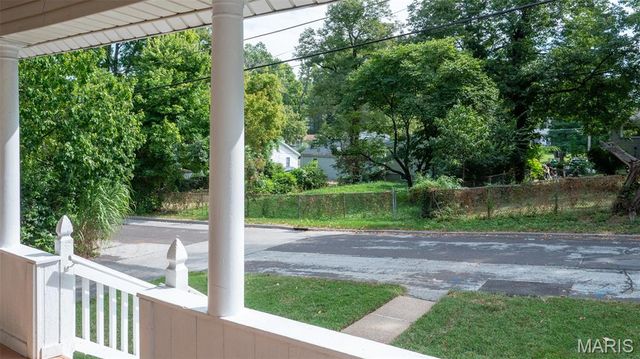 2427 Leslie Avenue, Overland, MO 63114