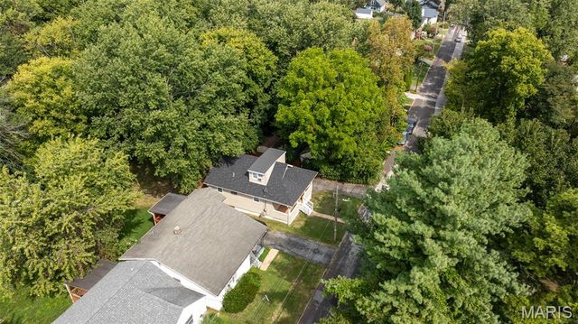 2427 Leslie Avenue, Overland, MO 63114