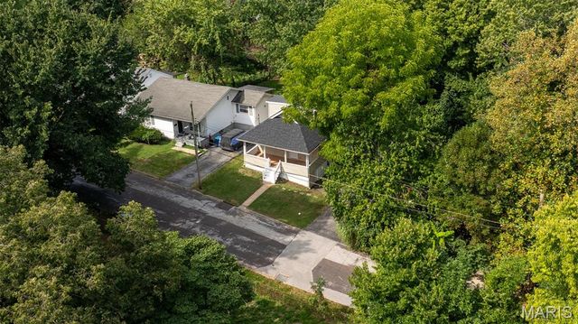 2427 Leslie Avenue, Overland, MO 63114