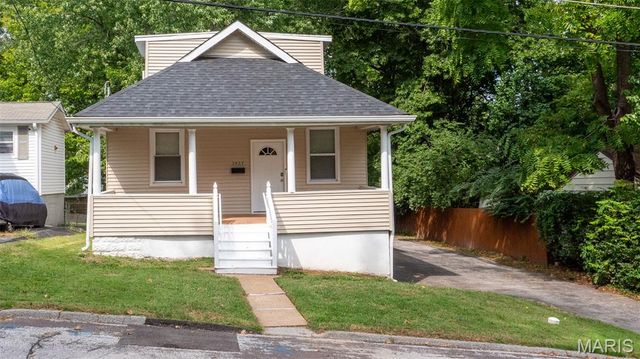 2427 Leslie Avenue, Overland, MO 63114