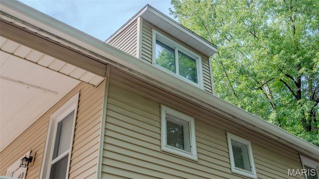 2427 Leslie Avenue, Overland, MO 63114