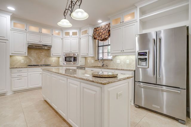 7016 Allen Place Drive, Fort Worth, TX 76116