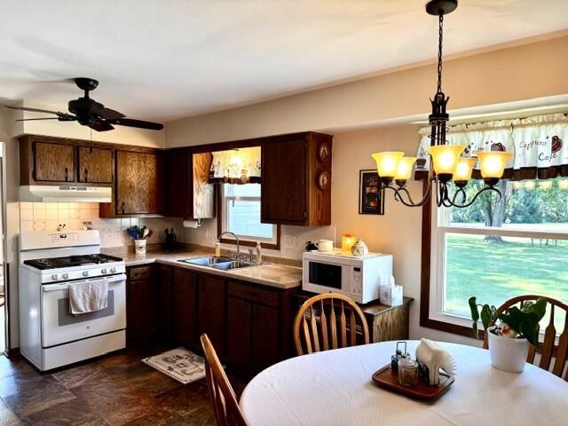 S77W26575 Crestview COURT, Waukesha, WI 53189