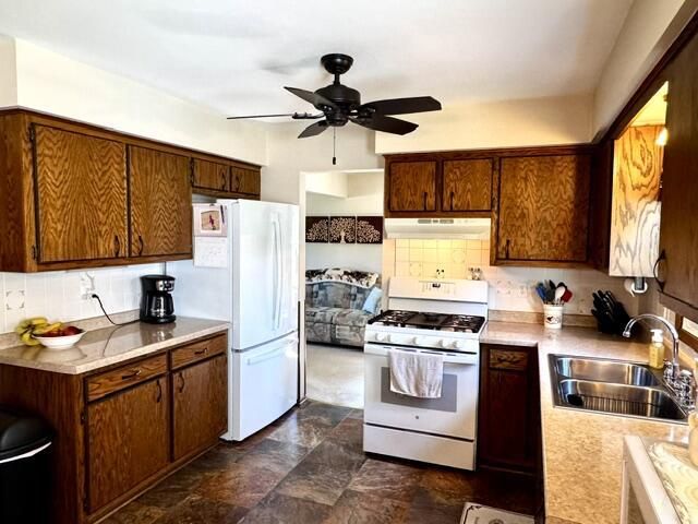 S77W26575 Crestview COURT, Waukesha, WI 53189