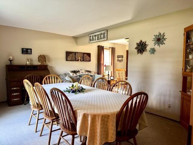 S77W26575 Crestview COURT, Waukesha, WI 53189
