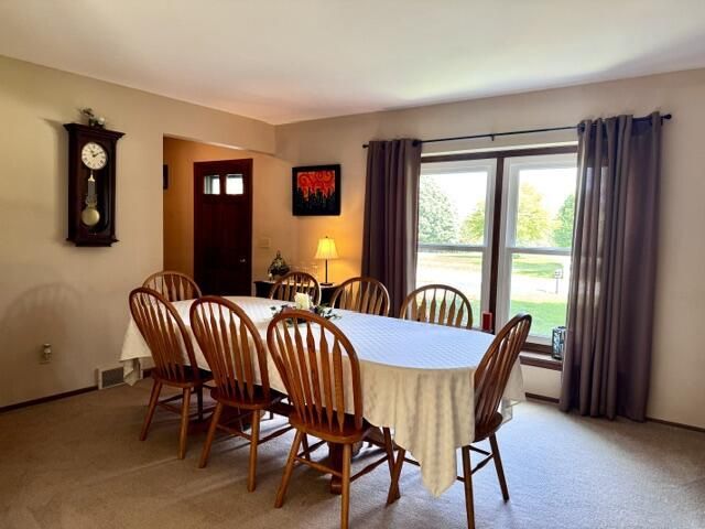S77W26575 Crestview COURT, Waukesha, WI 53189