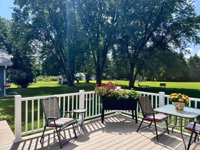 S77W26575 Crestview COURT, Waukesha, WI 53189