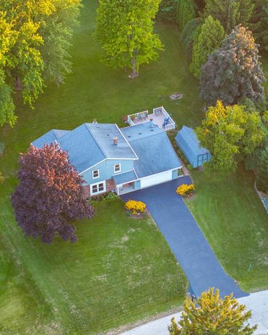 S77W26575 Crestview COURT, Waukesha, WI 53189