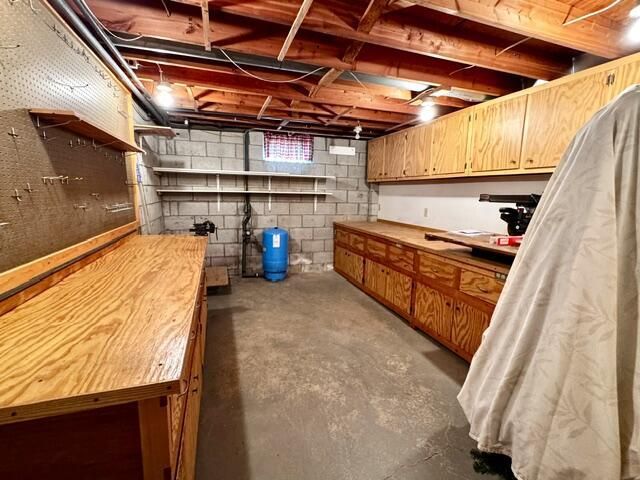 S77W26575 Crestview COURT, Waukesha, WI 53189