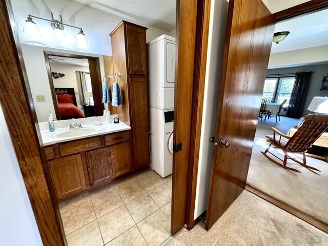S77W26575 Crestview COURT, Waukesha, WI 53189