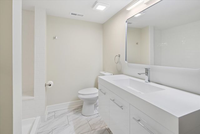 2121 W 71st Place, Chicago, IL 60636