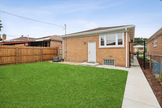 2121 W 71st Place, Chicago, IL 60636