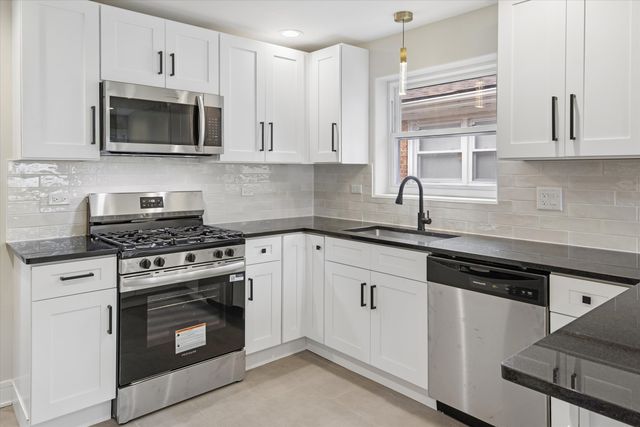 2121 W 71st Place, Chicago, IL 60636