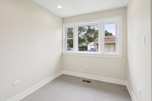 2121 W 71st Place, Chicago, IL 60636