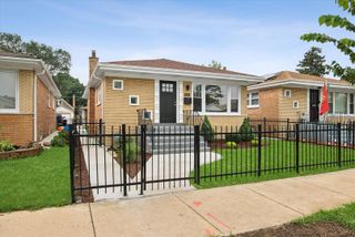 2121 W 71st Place, Chicago, IL 60636