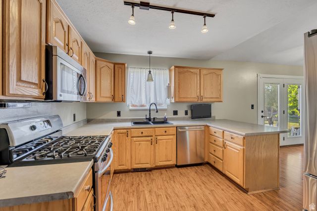 272 E 1150 N, Harrisville, UT 84404