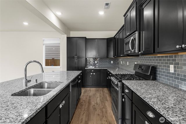 2808 S 376th Street, Federal Way, WA 98003