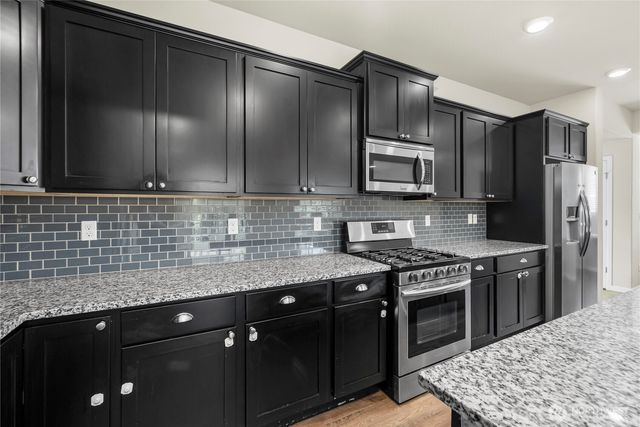 2808 S 376th Street, Federal Way, WA 98003