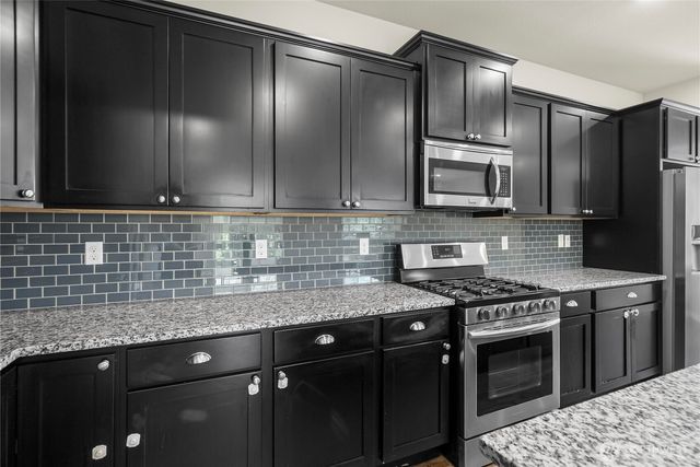 2808 S 376th Street, Federal Way, WA 98003