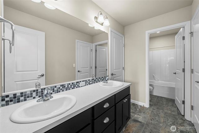 2808 S 376th Street, Federal Way, WA 98003