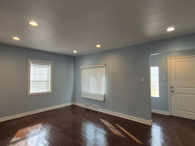 908 E 45th Avenue, Gary, IN 46409