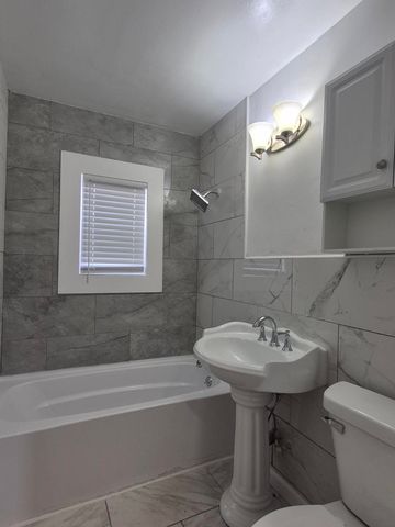 908 E 45th Avenue, Gary, IN 46409