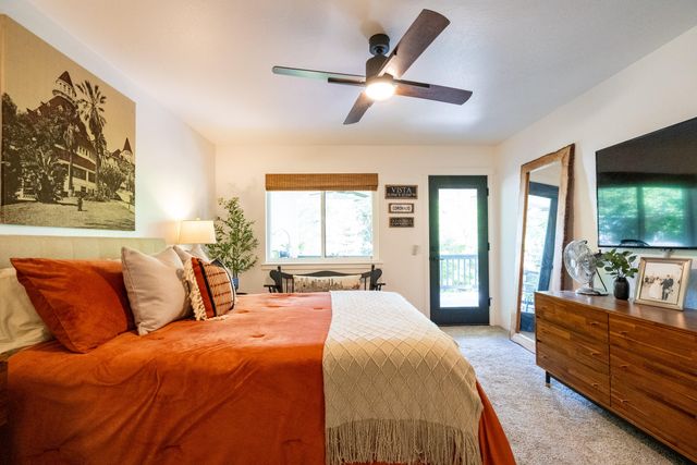 1168 NE Bonney Doon Lane, Grants Pass, OR 97526