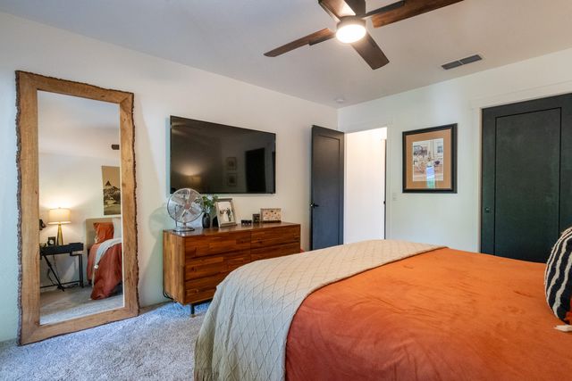 1168 NE Bonney Doon Lane, Grants Pass, OR 97526