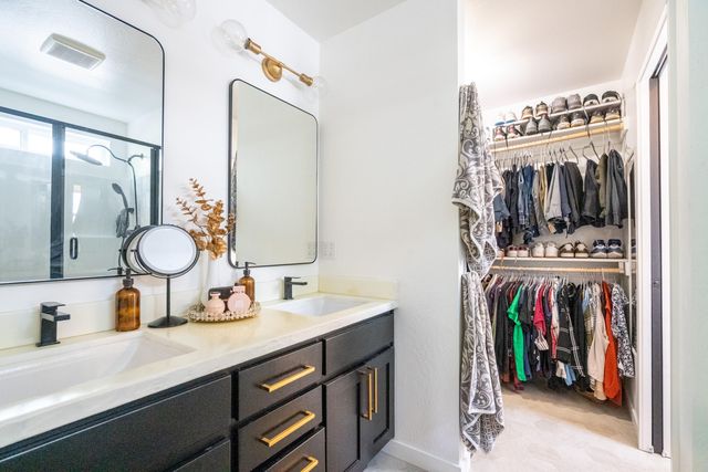 1168 NE Bonney Doon Lane, Grants Pass, OR 97526