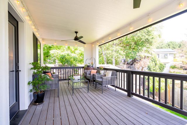 1168 NE Bonney Doon Lane, Grants Pass, OR 97526