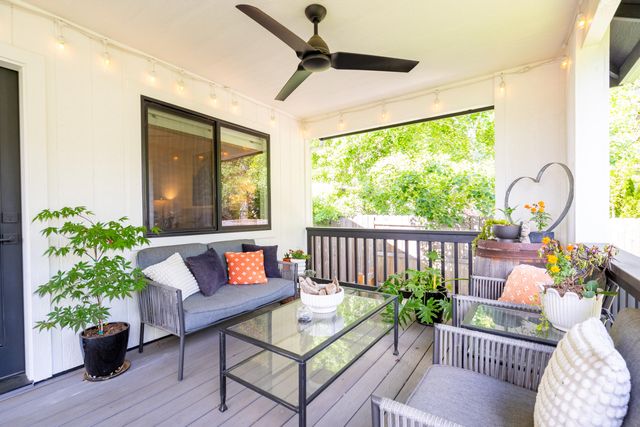 1168 NE Bonney Doon Lane, Grants Pass, OR 97526