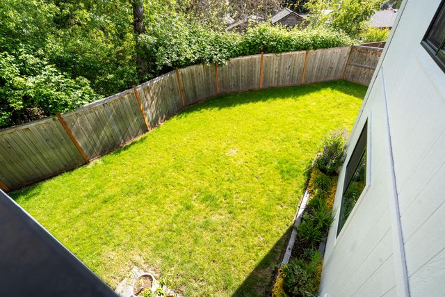 1168 NE Bonney Doon Lane, Grants Pass, OR 97526