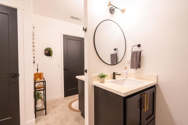 1168 NE Bonney Doon Lane, Grants Pass, OR 97526