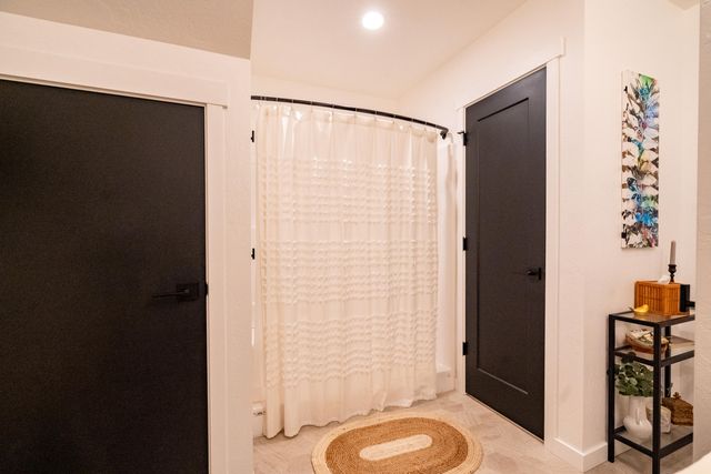 1168 NE Bonney Doon Lane, Grants Pass, OR 97526