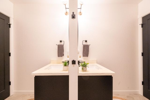 1168 NE Bonney Doon Lane, Grants Pass, OR 97526