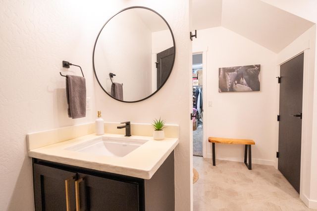 1168 NE Bonney Doon Lane, Grants Pass, OR 97526