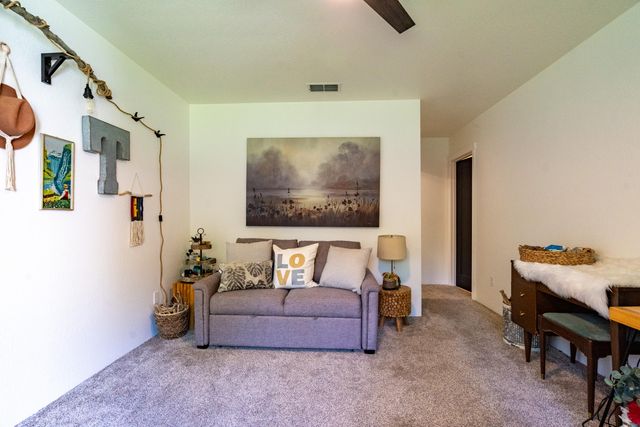 1168 NE Bonney Doon Lane, Grants Pass, OR 97526