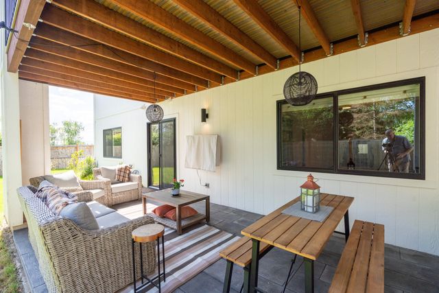 1168 NE Bonney Doon Lane, Grants Pass, OR 97526