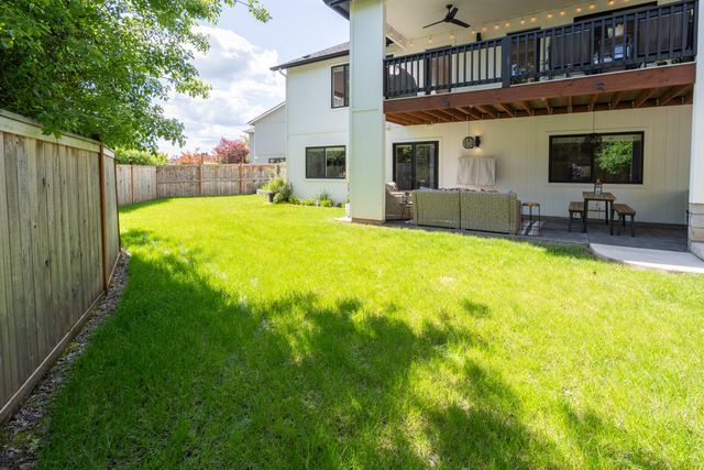 1168 NE Bonney Doon Lane, Grants Pass, OR 97526