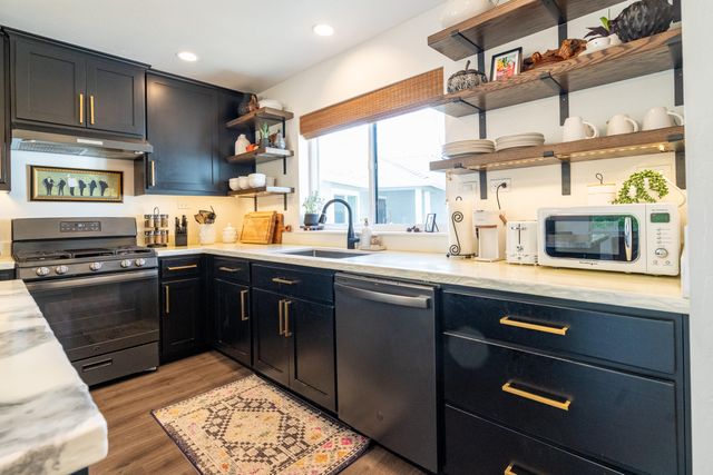 1168 NE Bonney Doon Lane, Grants Pass, OR 97526