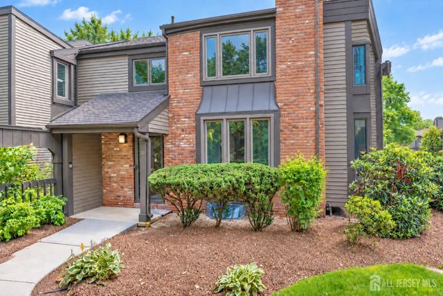 93 Riverbend Drive, North Brunswick, NJ 08902