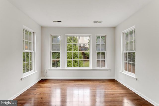 2606 OAK VALLEY DR, Woodbridge, VA 22191