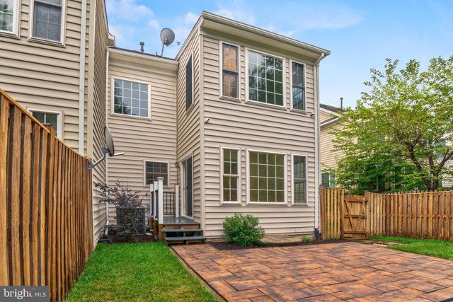 2606 OAK VALLEY DR, Woodbridge, VA 22191