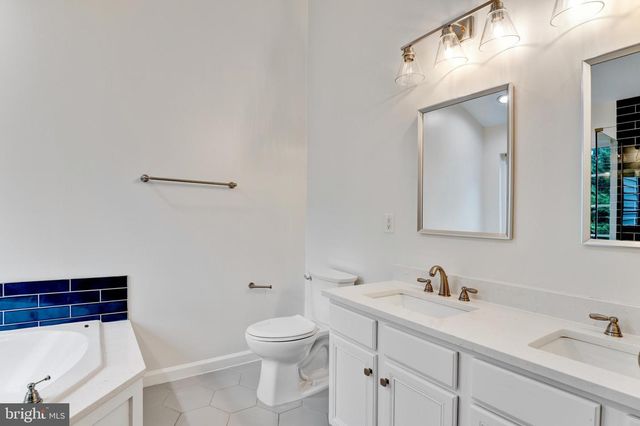 2606 OAK VALLEY DR, Woodbridge, VA 22191
