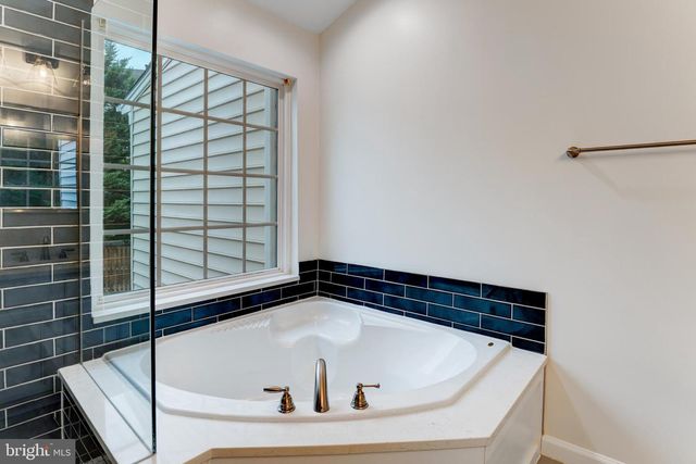 2606 OAK VALLEY DR, Woodbridge, VA 22191
