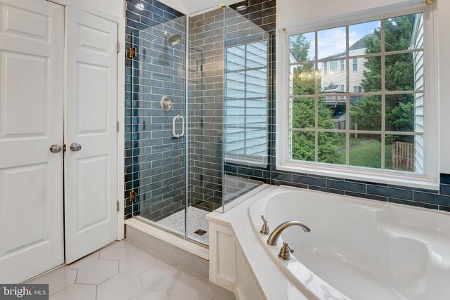 2606 OAK VALLEY DR, Woodbridge, VA 22191
