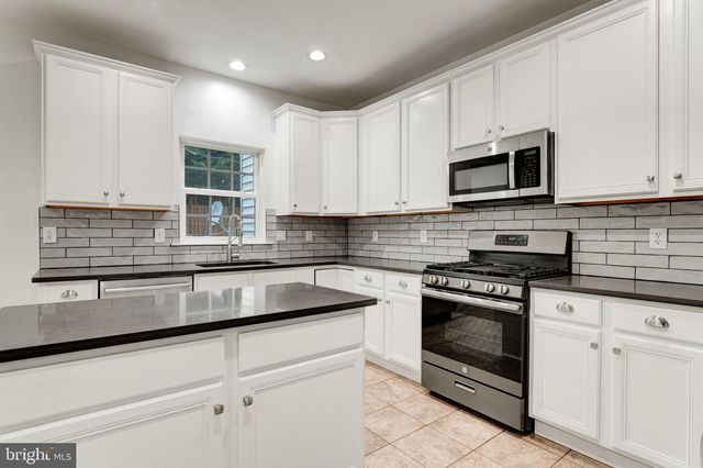 2606 OAK VALLEY DR, Woodbridge, VA 22191