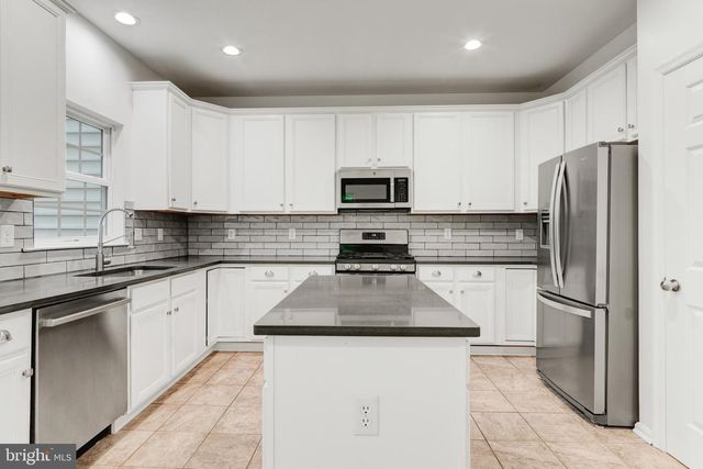 2606 OAK VALLEY DR, Woodbridge, VA 22191